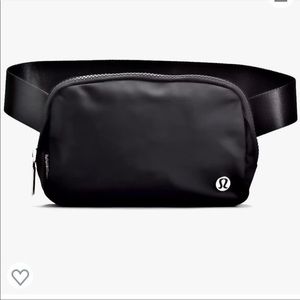 NWT Lululemon Everywhere Belt Bag
